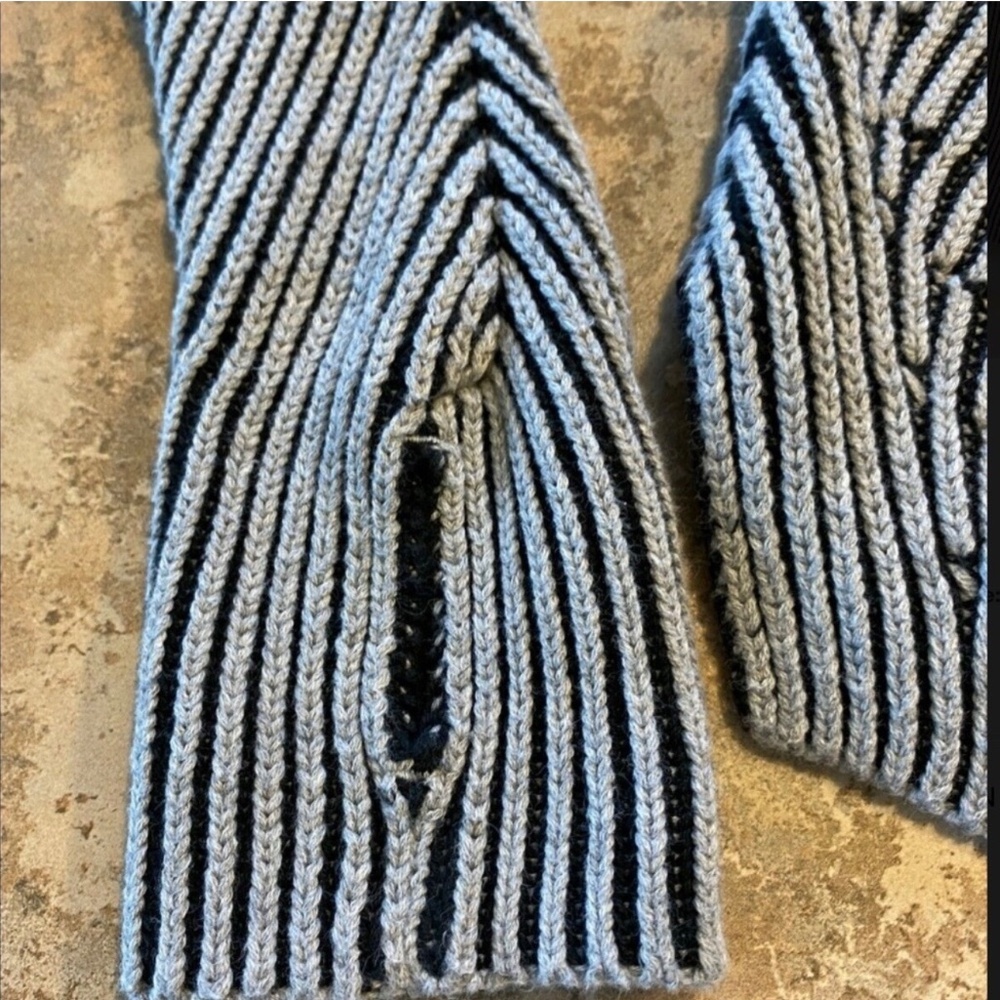 Lululemon (Ivivva) Snow Salutations Ribbed Sweater - Picture 7 of 10